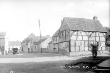 Long Itchington.  Cottages