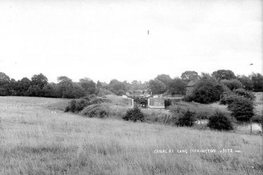 Long Itchington.  Grand Union Canal and locks