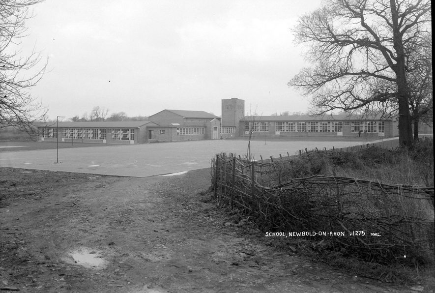 Newbold on Avon secondary school.  1930s |  IMAGE LOCATION: (Warwickshire County Record Office)