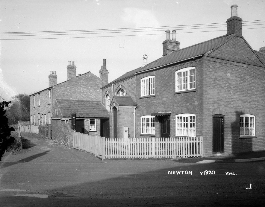 Houses in Newton.  1935 |  IMAGE LOCATION: (Warwickshire County Record Office)