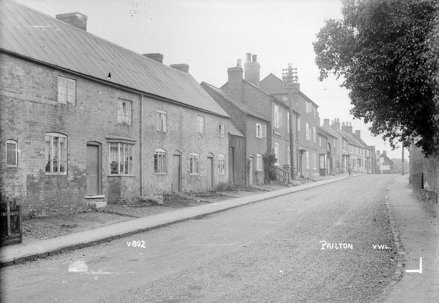Street with cottages, Pailton.  1949 |  IMAGE LOCATION: (Warwickshire County Record Office)
