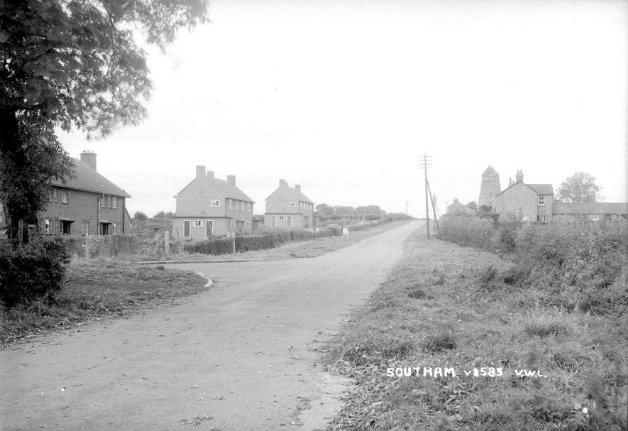 Semi-detached houses on a street leading from Southam.  1952 |  IMAGE LOCATION: (Warwickshire County Record Office)