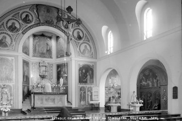 Southam.  Catholic Church, interior