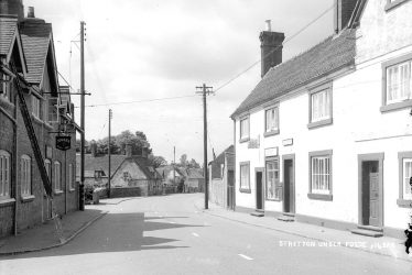 Stretton under Fosse.  Union Jack Inn and shop