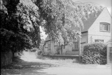 Stretton under Fosse.  Cottages