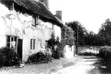 Clifton upon Dunsmore.  Sharpes Cottages