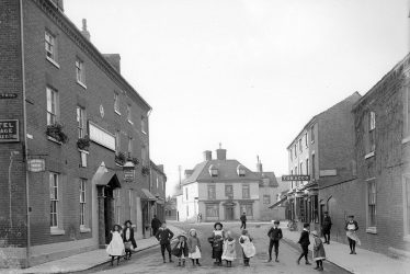 Alcester.  Swan Hotel and Globe Hotel