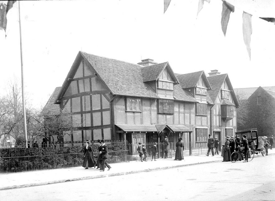 Shakespeare's birthplace, Henley Street, Stratford upon Avon.  1910s |  IMAGE LOCATION: (Warwickshire County Record Office)