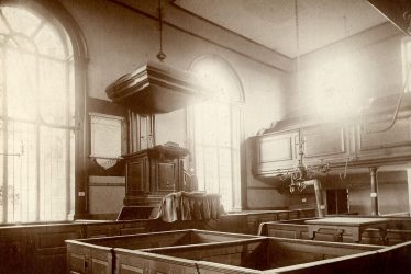 Alcester.  Presbyterian chapel interior