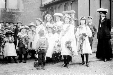 Brailes, Lower.  May Queen