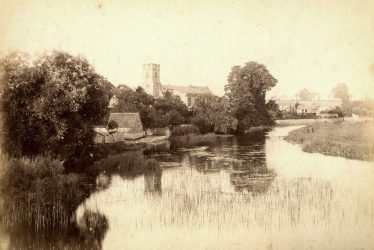 Bidford on Avon.  St Lawrence's Church and River Avon