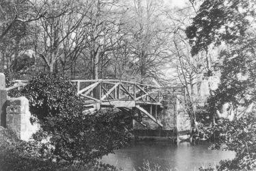 Warwick.  Banbury Road, Castle Bridge
