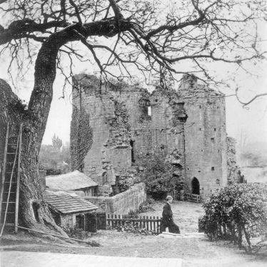 Kenilworth.  Castle, Lunn's Tower