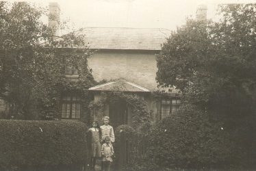 Alveston.  Avon Cottage
