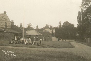 Alveston.  Green