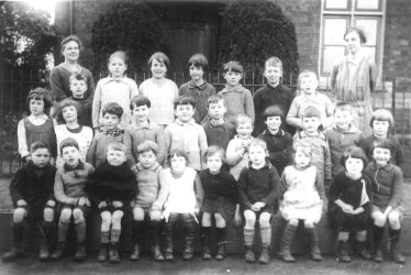 Ashorne.  School group