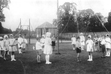 Ashorne.  Maypole dancing