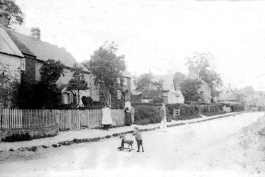 Ashorne.  Cottages