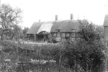 Ashow.  Thatched cottage
