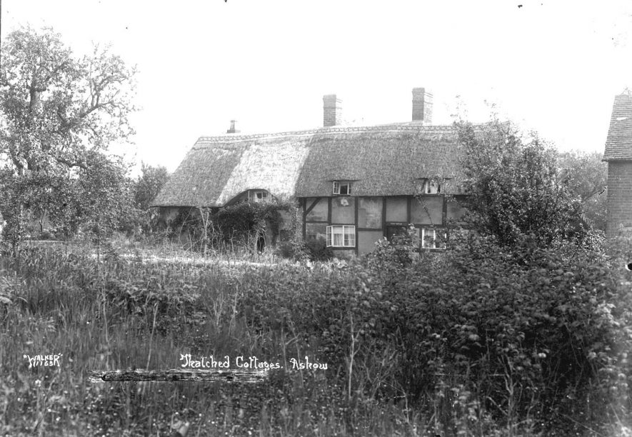 A thatched cottage, Ashow.  1910s |  IMAGE LOCATION: (Warwickshire County Record Office)