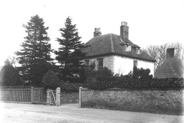 Clifford Chambers.  Detached house