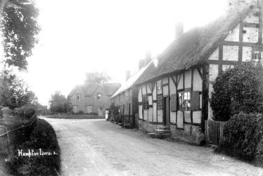 Hampton Lucy.  Cottages