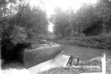 Halford.  River Stour