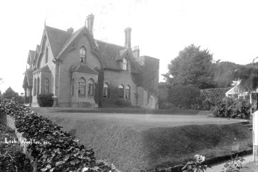 Leek Wootton.  Large country house