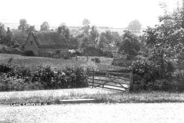 Long Compton.  Cottages