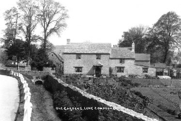 Long Compton.  Gardens