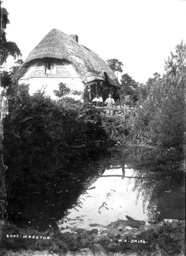 A thatched cottage in Long Marston.  1900s |  IMAGE LOCATION: (Warwickshire County Record Office)