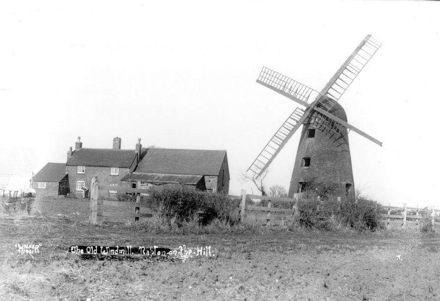 The old windmill, Napton on the Hill.  1910s |  IMAGE LOCATION: (Warwickshire County Record Office)