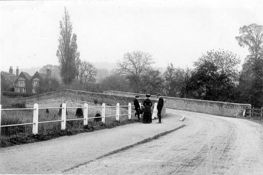Oversley Bridge, a road bridge over the River Arrow near Alcester.  1900s |  IMAGE LOCATION: (Warwickshire County Record Office)