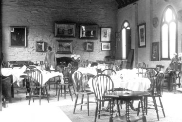 Shottery.  Tea rooms at Hathaway Farm
