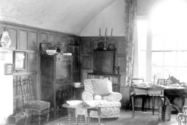 Alveston.  Alveston Manor, interior