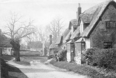 Welford on Avon.  Cottages