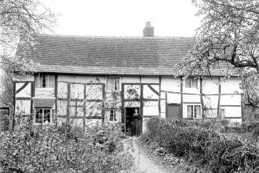 Welford on Avon.  Cottages