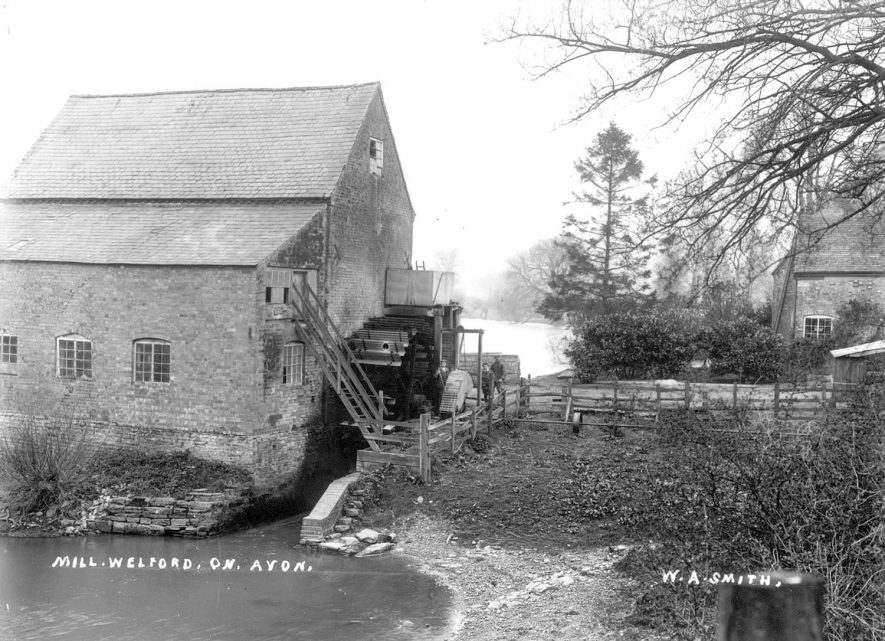 The water mill at Welford on Avon.  1900s |  IMAGE LOCATION: (Warwickshire County Record Office)