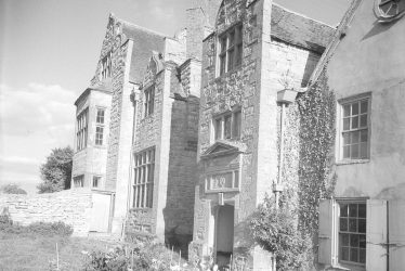 Wartime in Abbot's Salford and Salford Hall