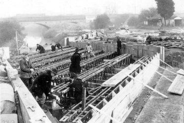Hillmorton.  Construction of bridge over Oxford Canal
