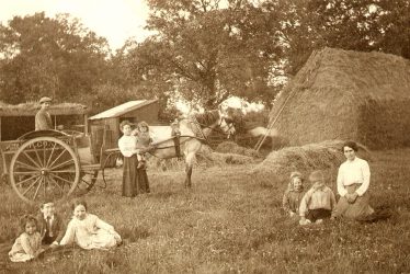 Bilton.  Farm scene