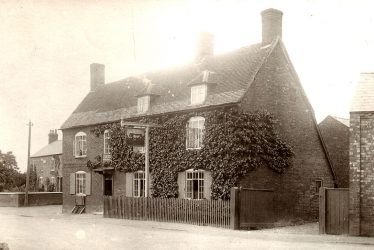 Clifton upon Dunsmore.  Bull Inn
