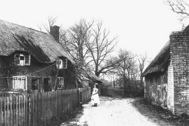 Clifton upon Dunsmore.  Cottages