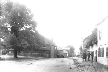 Dunchurch.  Daventry Road