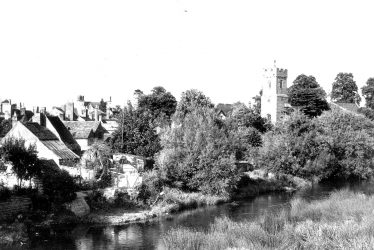 Bidford on Avon.  Church and river