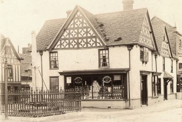 Henley in Arden.  Market cross