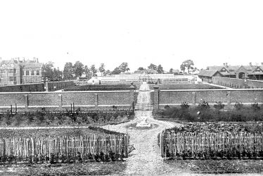 Moreton Paddox.  House and gardens