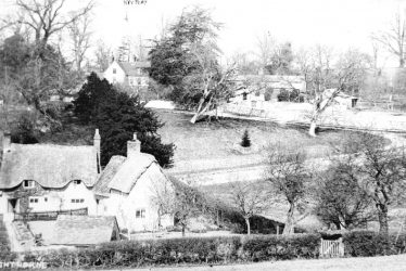 Lighthorne.  White Gate Cottages