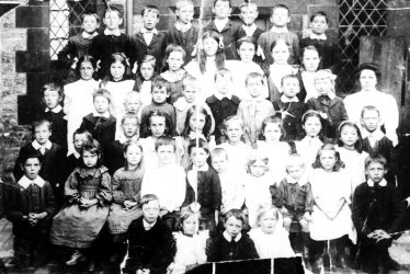 Lighthorne.  School group