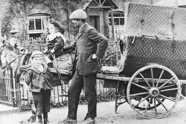 Alveston.  Organ grinder